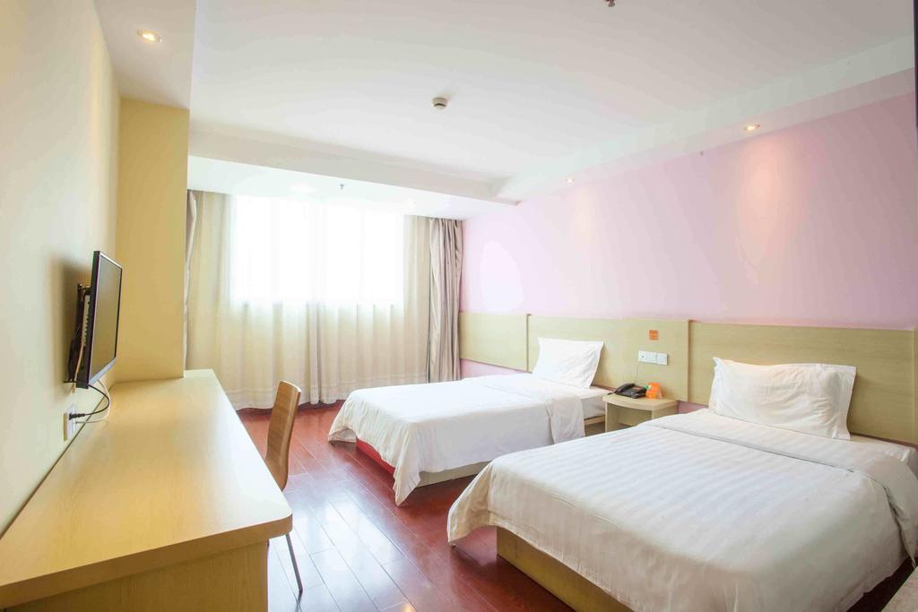 7Days Inn Zhumadian Railway Station חדר תמונה