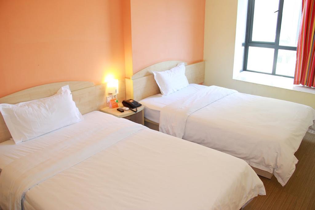 7Days Inn Zhumadian Railway Station מראה חיצוני תמונה